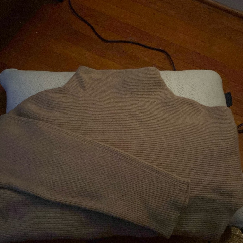Vince sweater size M